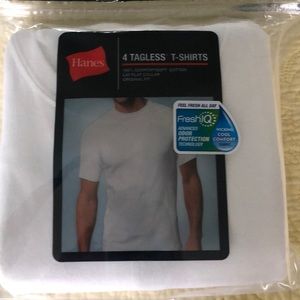 4 Men’s L Hanes Undershirt. NWT